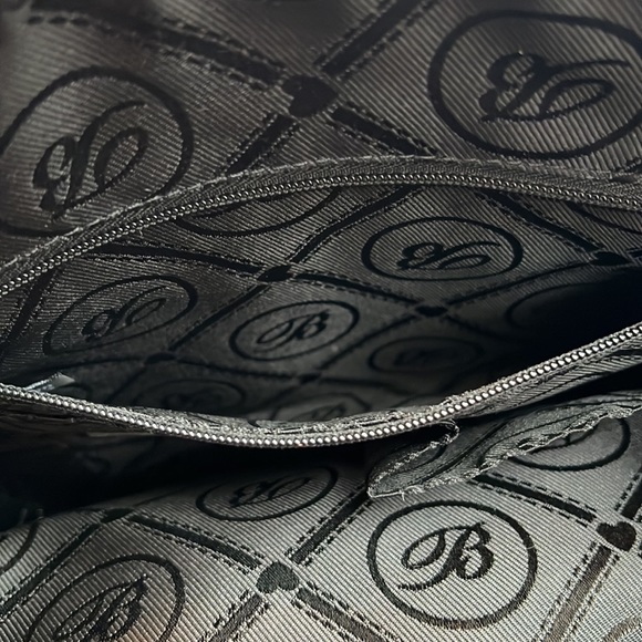 Brighton bag in good condition, spacious, well designed. Has some sighs of wear. - Picture 2 of 7